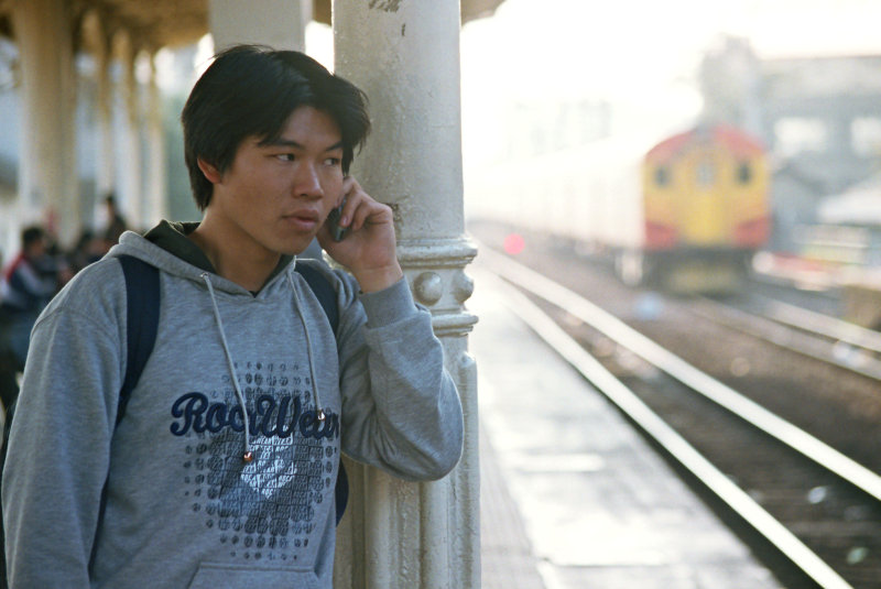 台灣鐵路旅遊攝影台中火車站月台旅客2002年之前攝影照片64